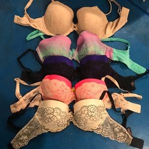 Victoria’s secrets bras (32DD)